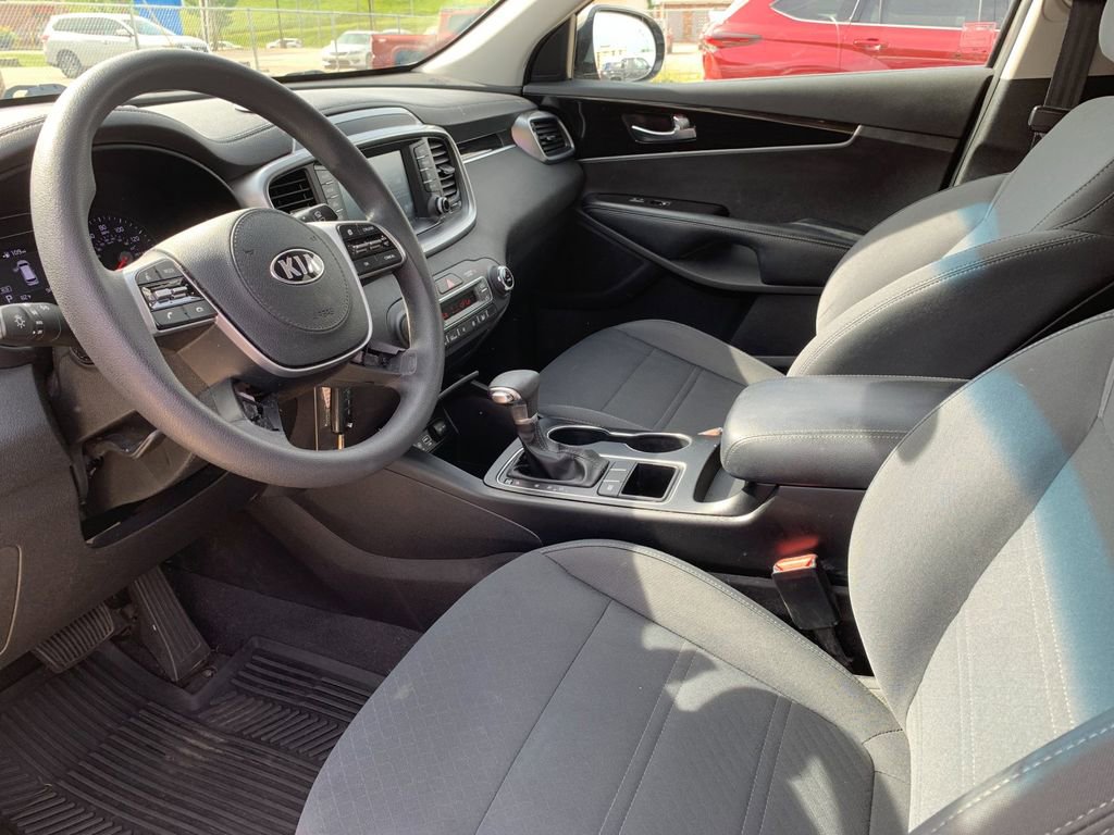Used 2019 Kia Sorento FWD V6 image 11