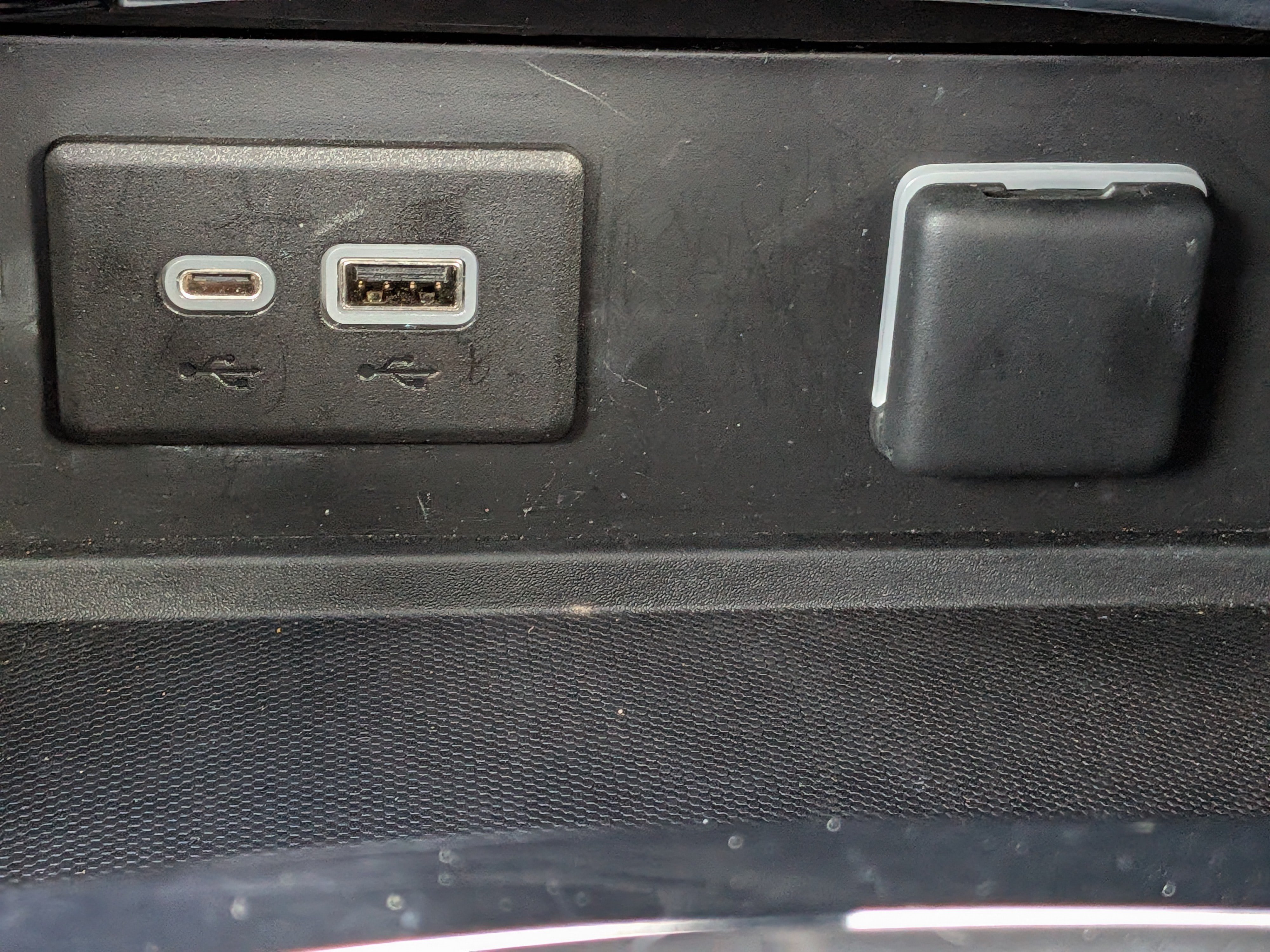 Certified 2023 Buick Envision Essence FWD image 29