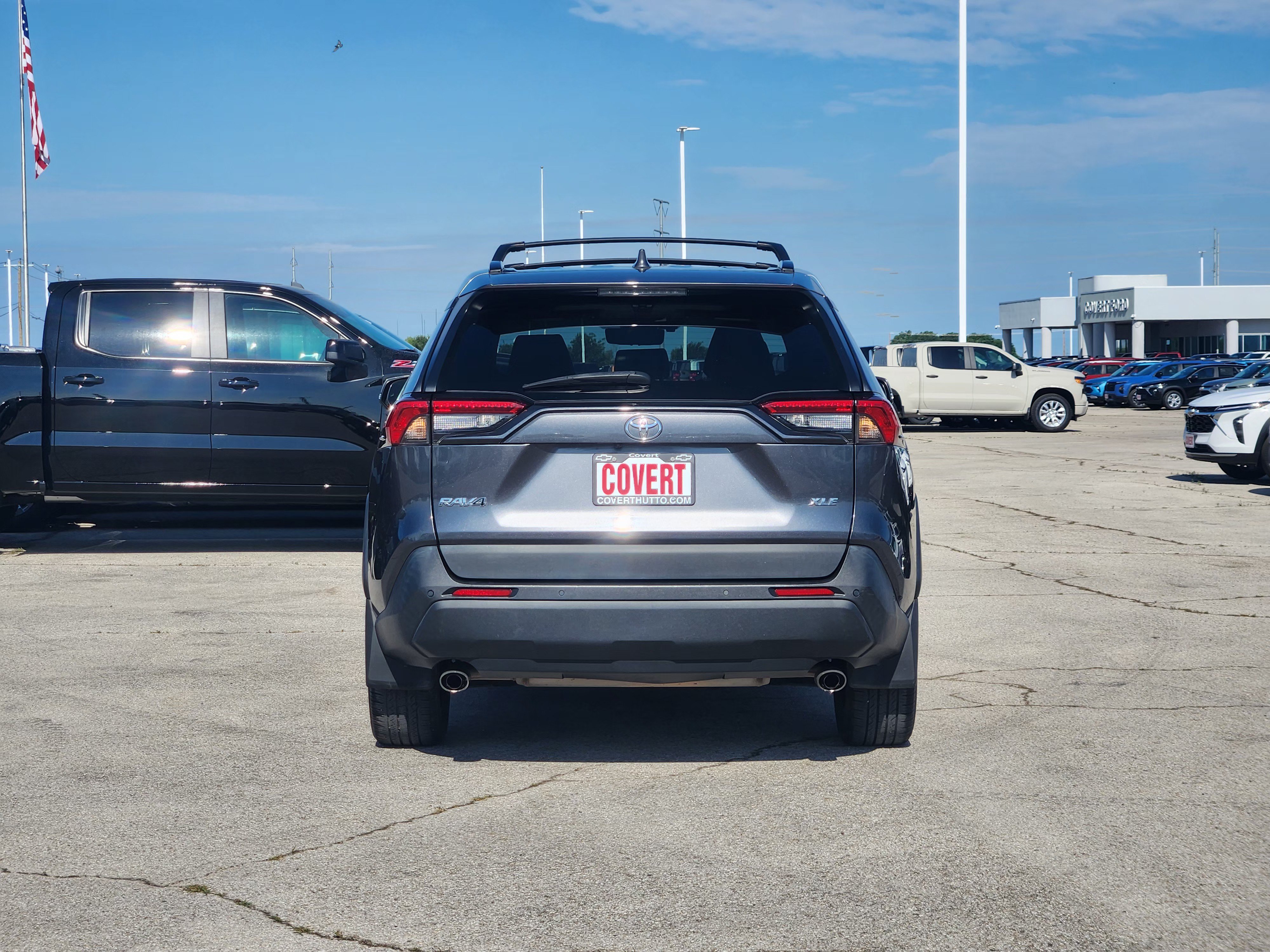 Used 2021 Toyota RAV4 XLE Premium FWD image 6