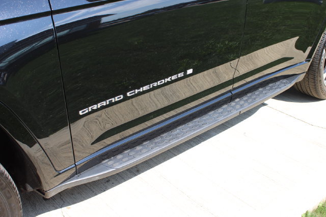 Used 2025 Jeep Grand Cherokee L Overland w/ Luxury Tech Group IV AWD/4WD image 9