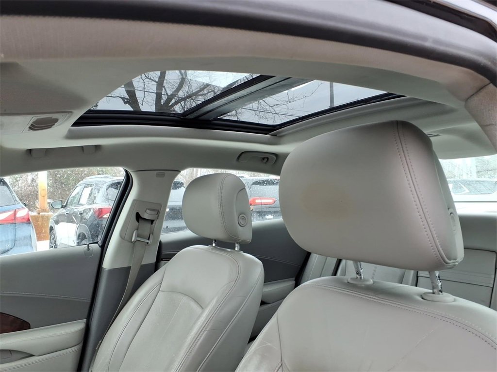 Used 2011 Buick LaCrosse CXS image 12