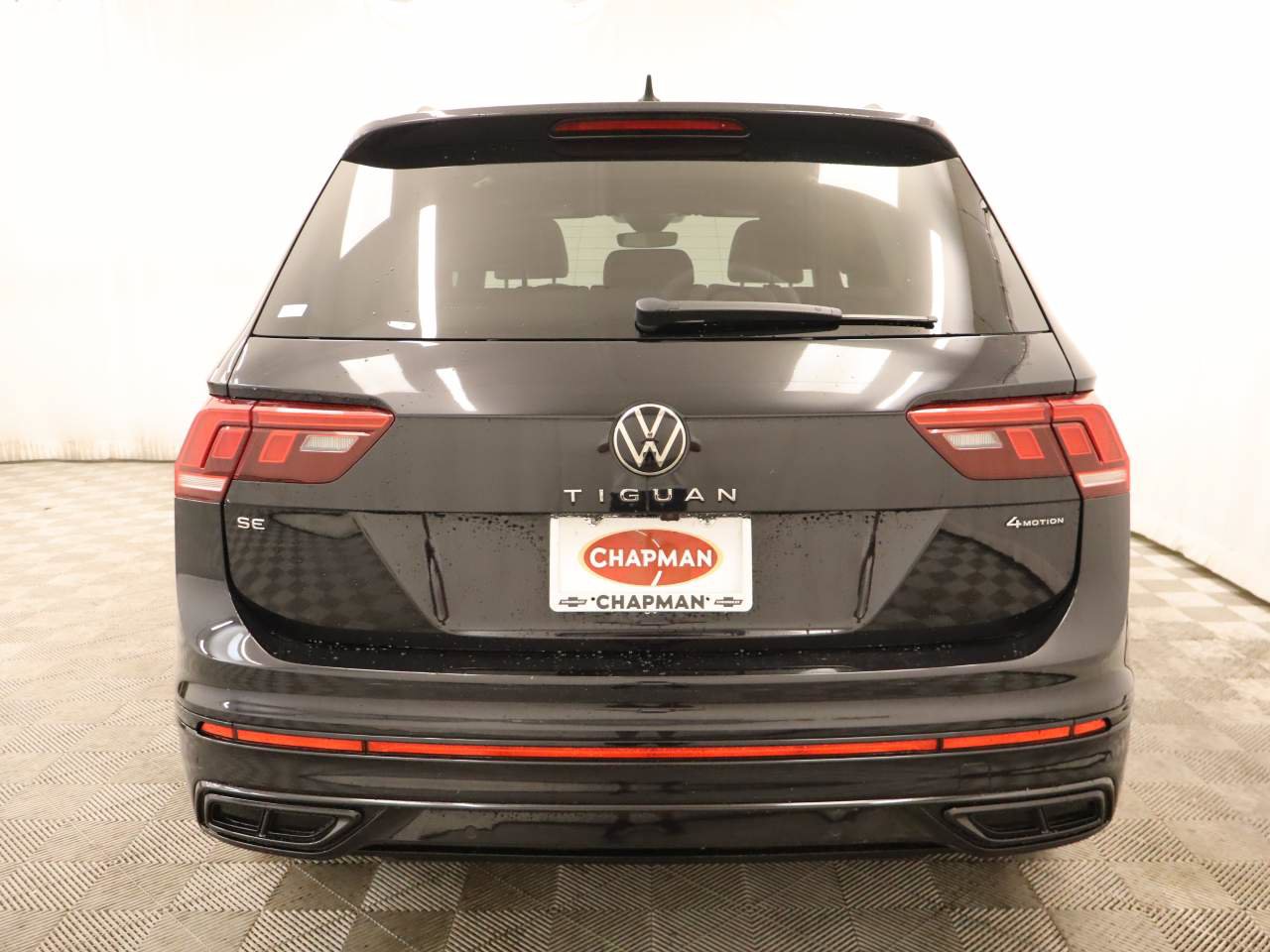Used 2023 Volkswagen Tiguan SE R-Line AWD/4WD image 5