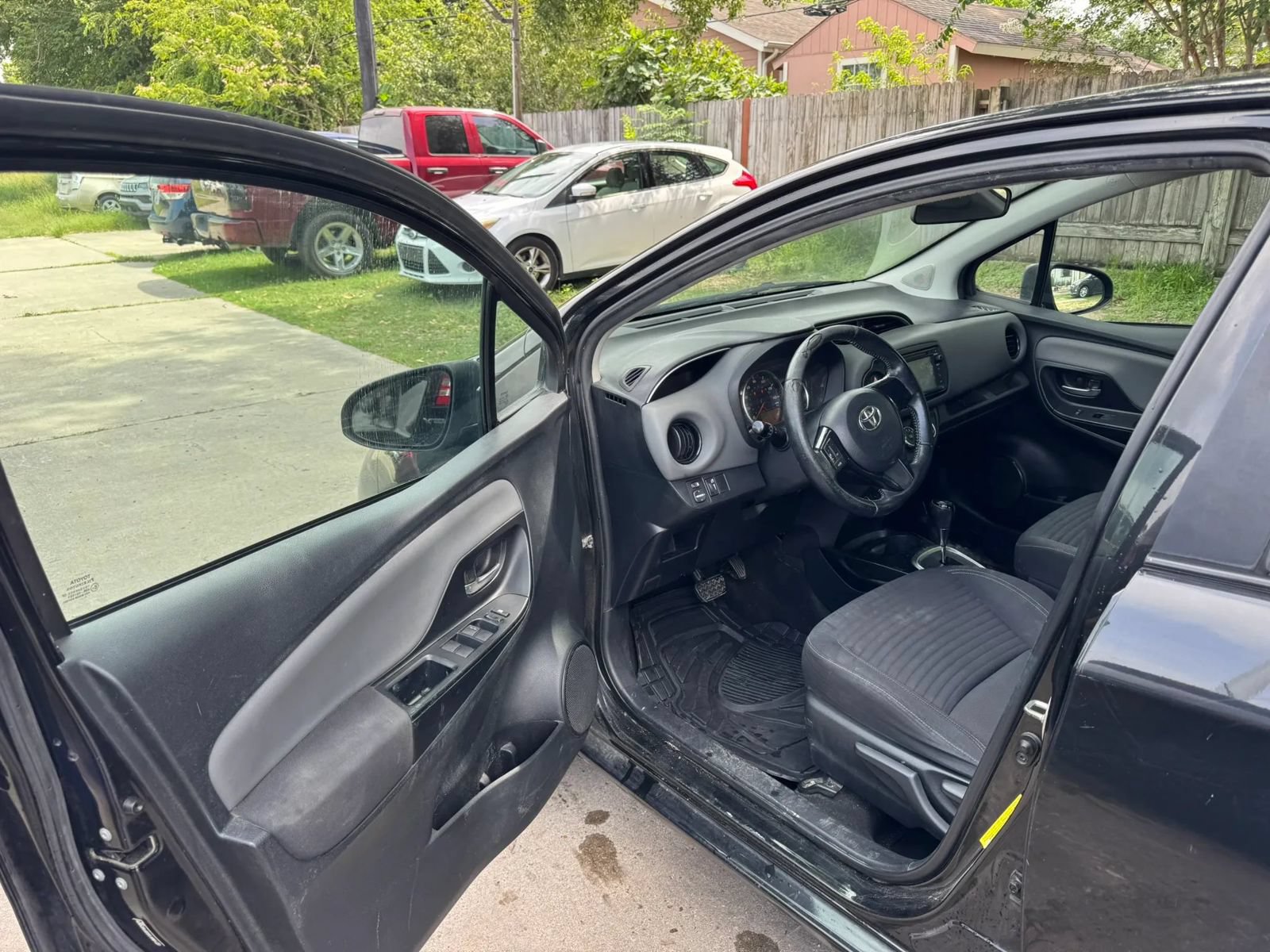 Used 2015 Toyota Yaris SE FWD image 14