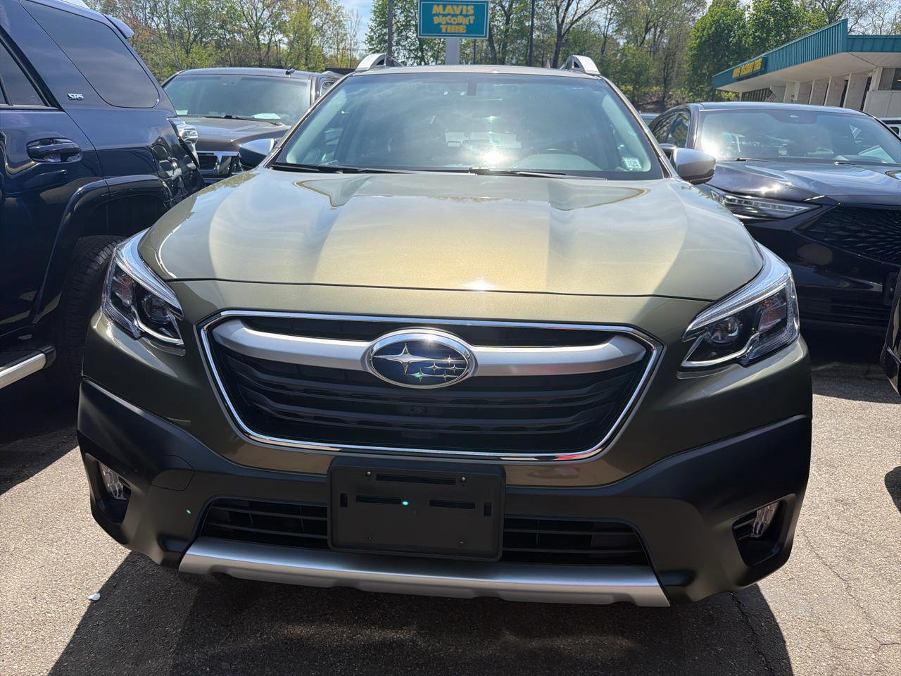Used 2021 Subaru Outback Touring AWD/4WD image 2