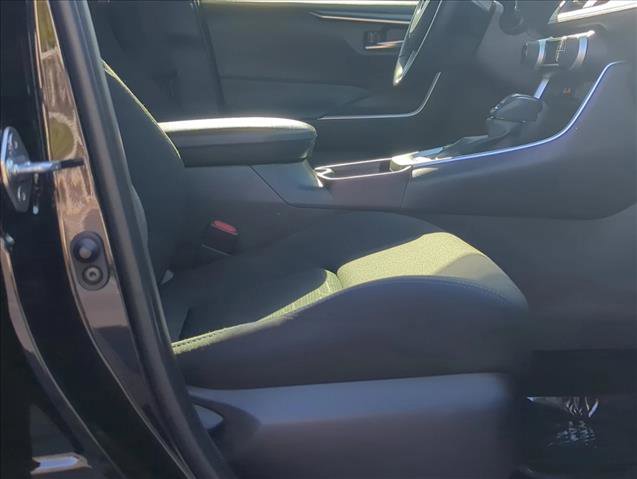 Used 2023 Toyota RAV4 SE image 20