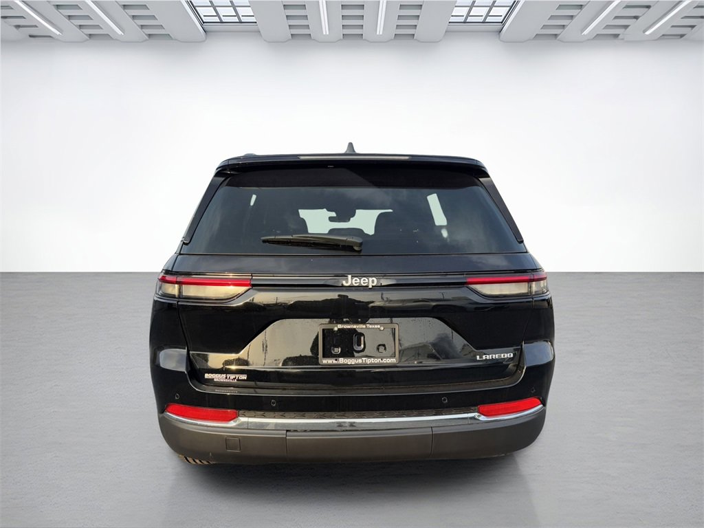 New 2025 Jeep Grand Cherokee Laredo w/ Luxury Tech Group I image 4