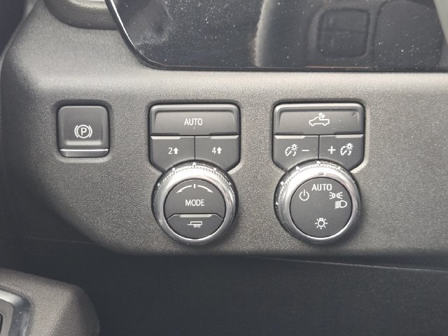 Used 2026 GMC Sierra 1500 SLE AWD/4WD image 24