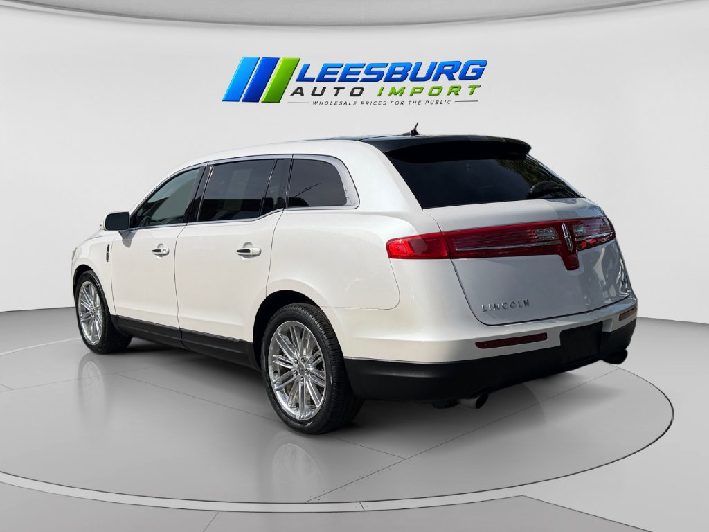 Used 2013 Lincoln MKT AWD image 3