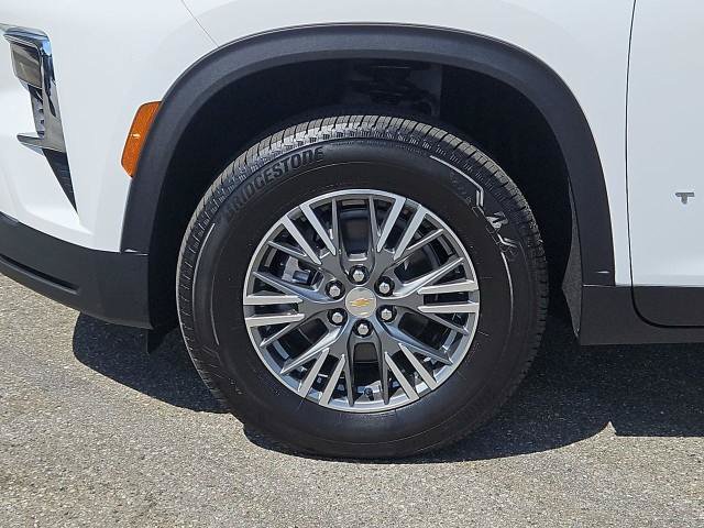 New 2027 Chevrolet Traverse LT w/ LPO, Cargo Package FWD image 33