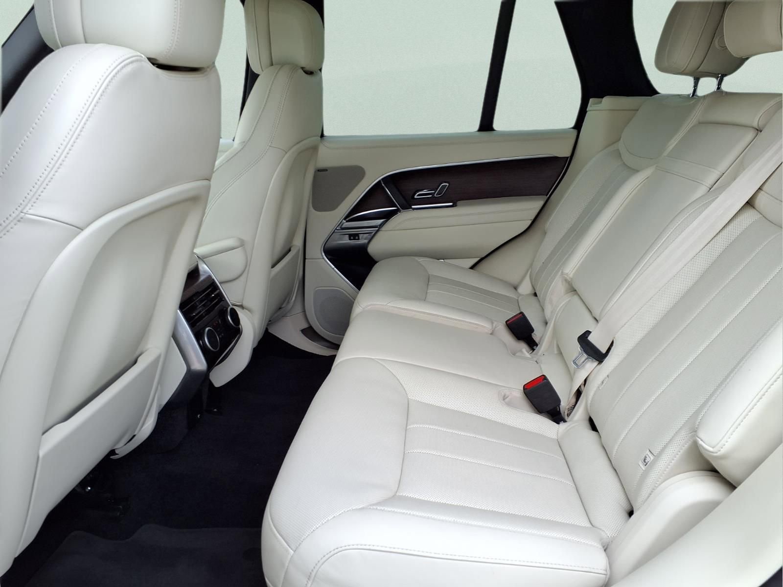 Used 2023 Land Rover Range Rover SE AWD/4WD image 12