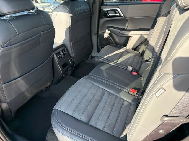 New 2026 Mitsubishi Outlander LE FWD image 14