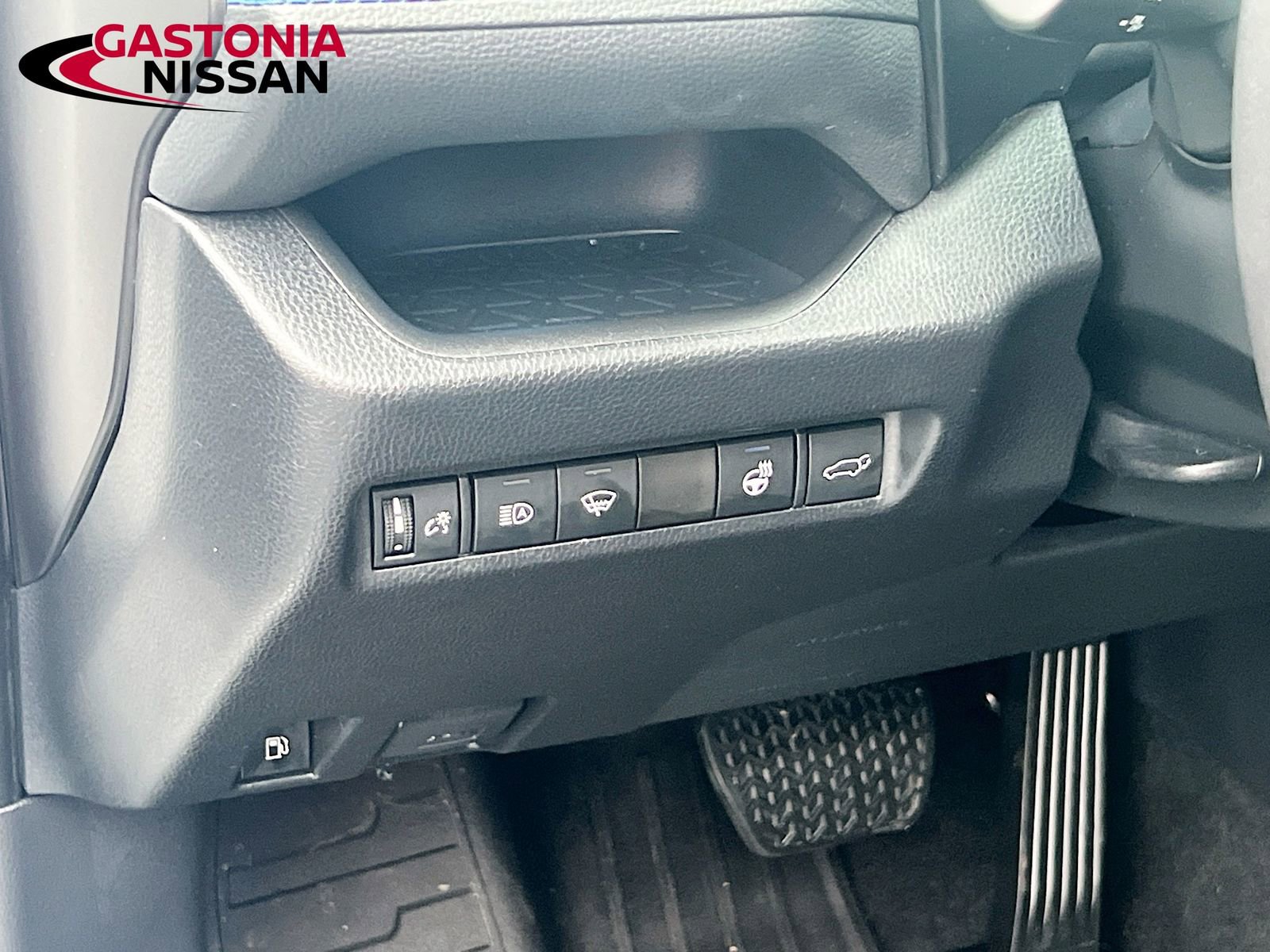 Used 2022 Toyota RAV4 XSE image 13