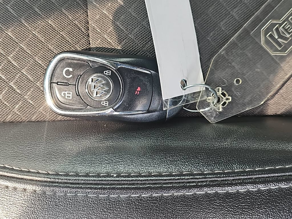 Used 2019 Buick Encore Sport Touring FWD image 40