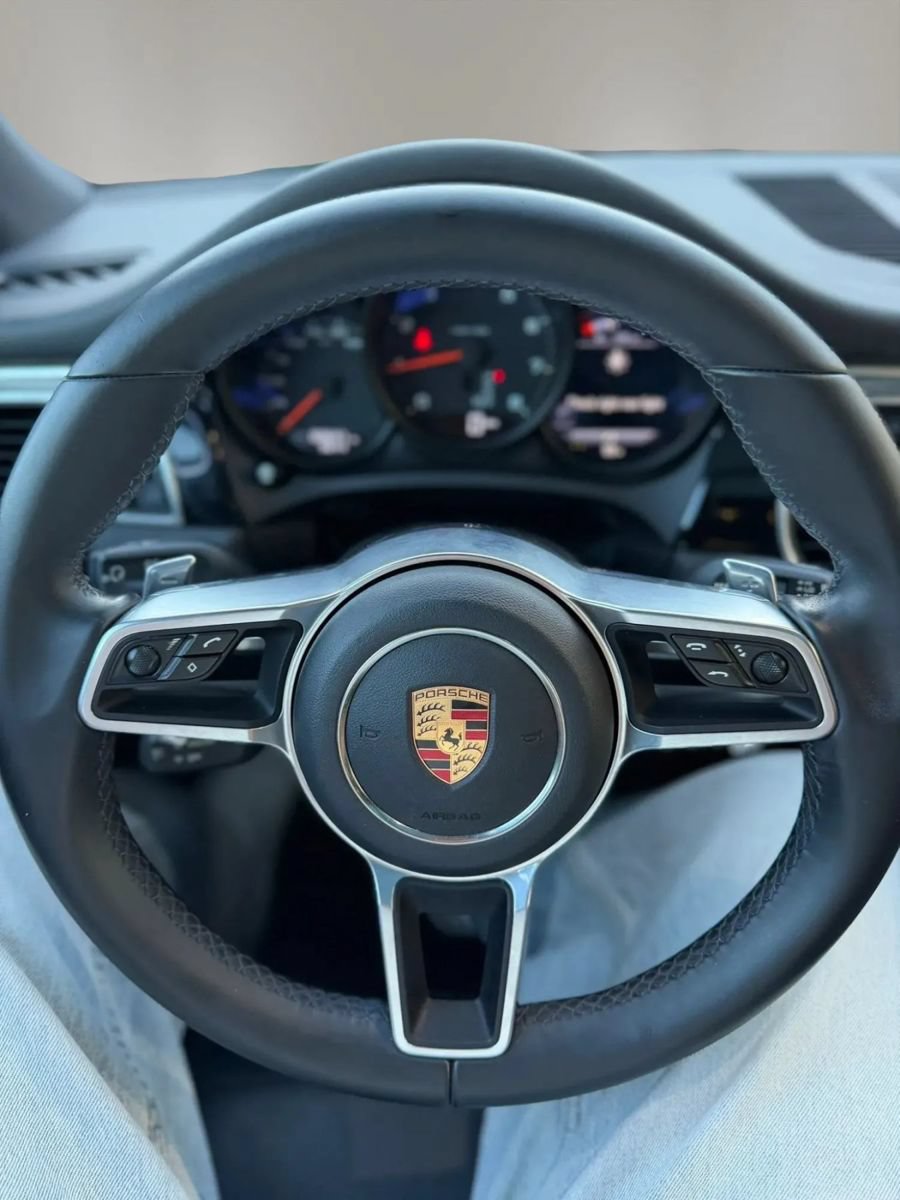 Used 2017 Porsche Macan AWD/4WD image 3
