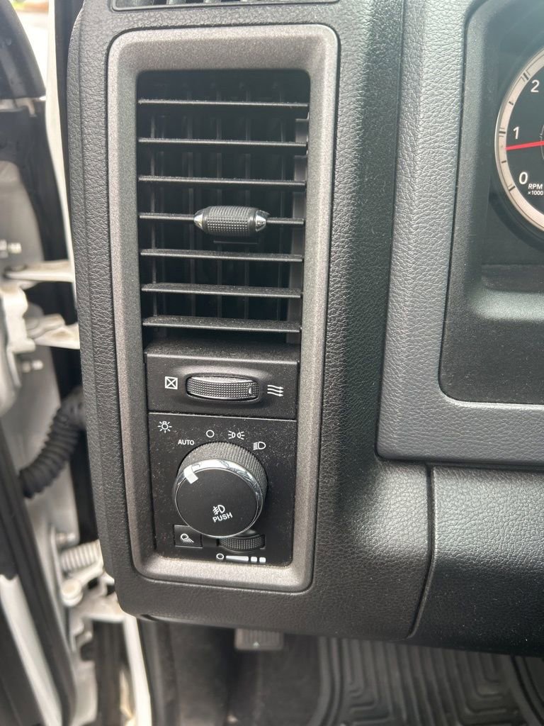 Used 2016 RAM 1500 Express image 9