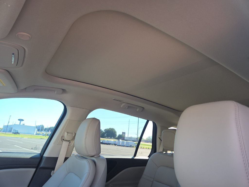 Used 2024 Lincoln Aviator 2WD w/ Premium Package image 30