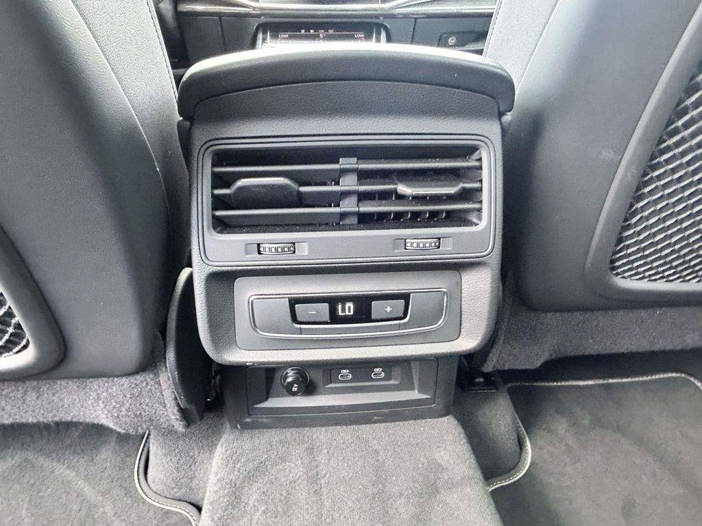 Used 2025 Audi Q7 3.0T Premium Plus AWD/4WD image 10