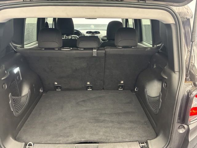 Used 2020 Jeep Renegade Latitude AWD/4WD image 17