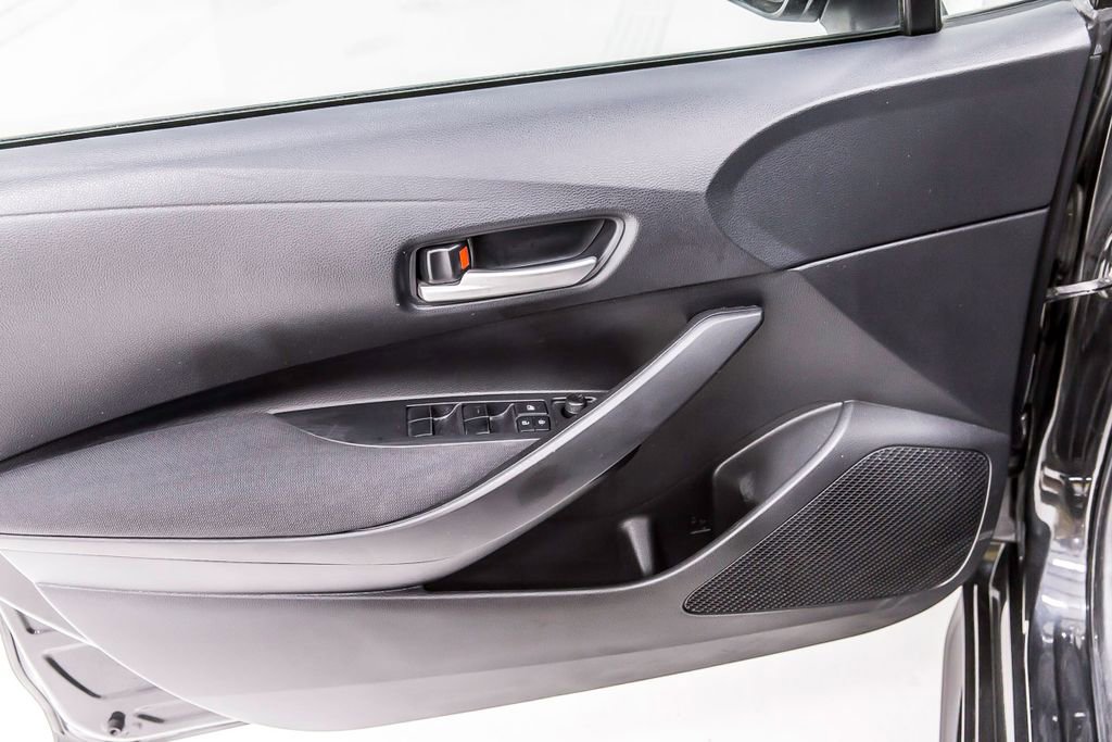 Used 2020 Toyota Corolla LE FWD image 23