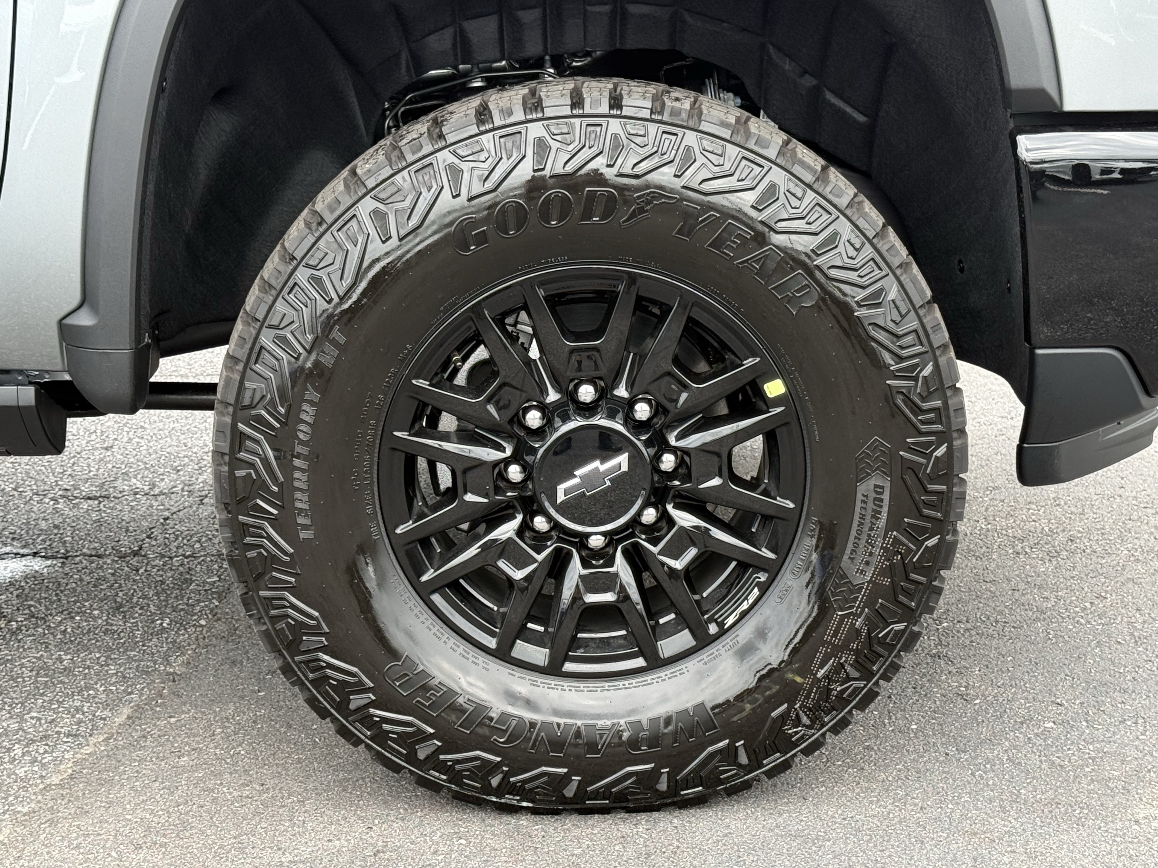 New 2026 Chevrolet Silverado 2500 ZR2 AWD/4WD image 13