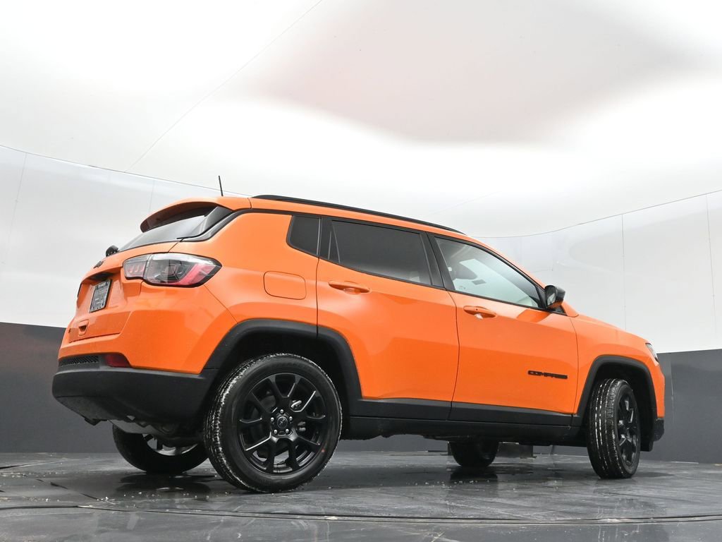New 2026 Jeep Compass Latitude image 32