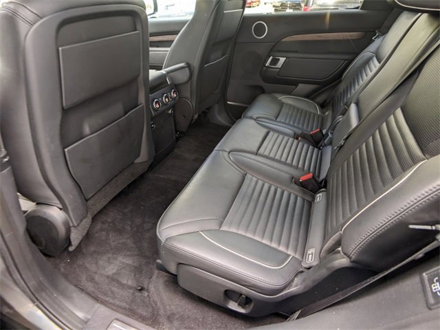 Used 2018 Land Rover Discovery HSE image 13