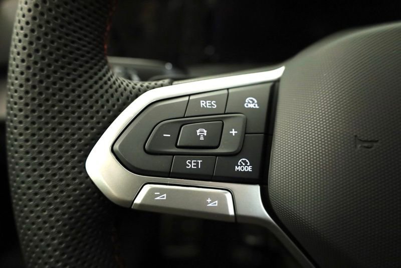 New 2026 Volkswagen GTI SE FWD image 26