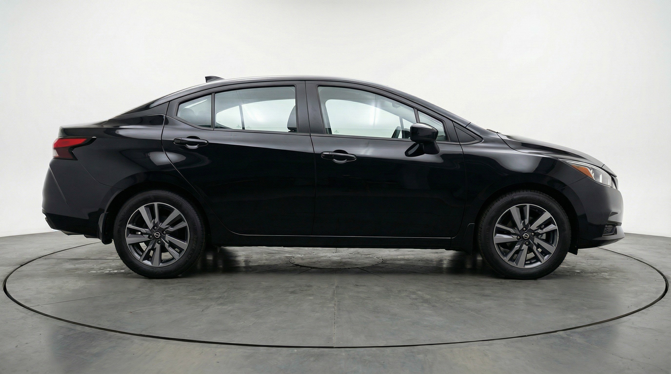 Used 2025 Nissan Versa SV FWD image 11