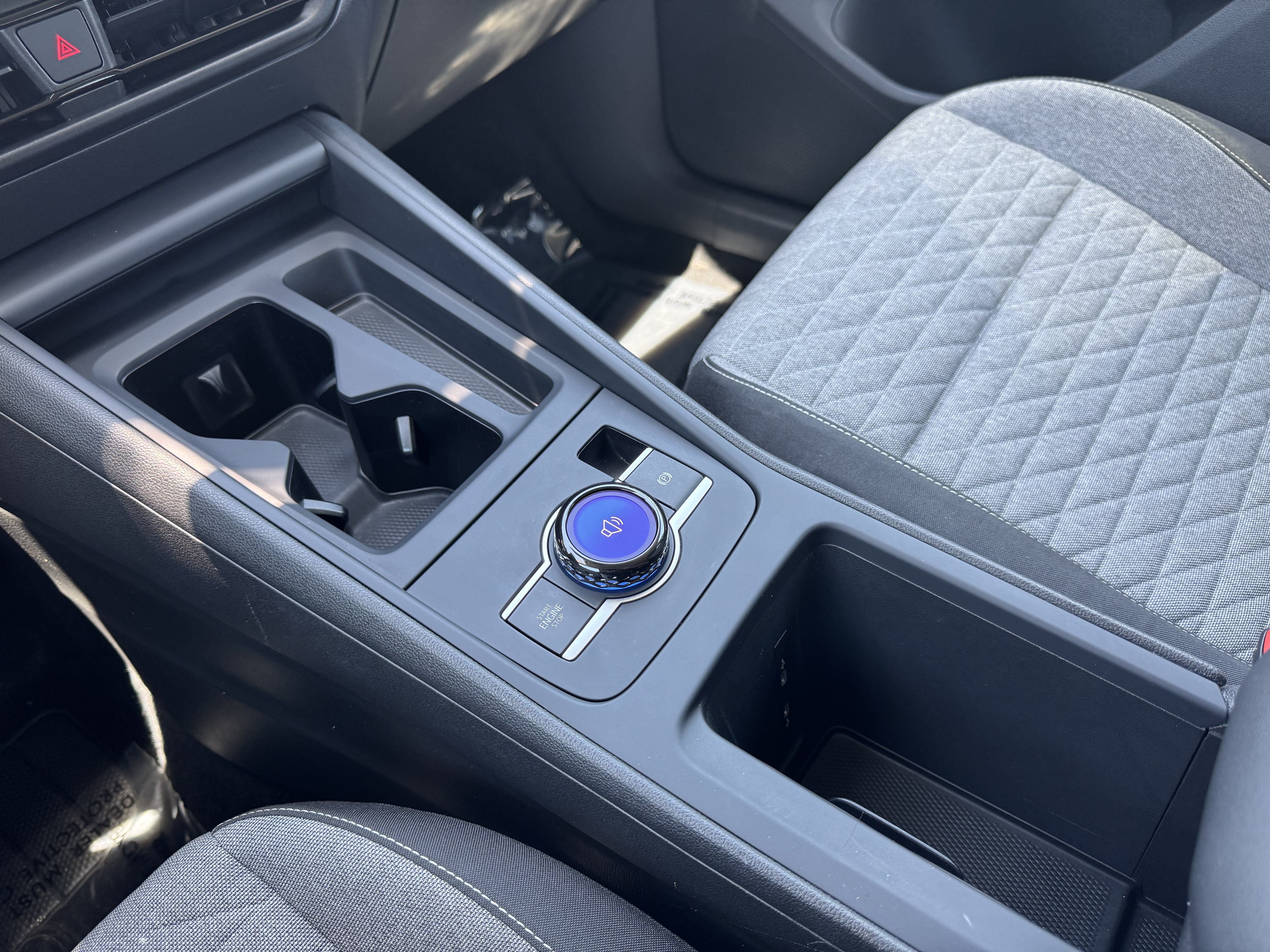 Certified 2025 Volkswagen Tiguan S FWD image 25