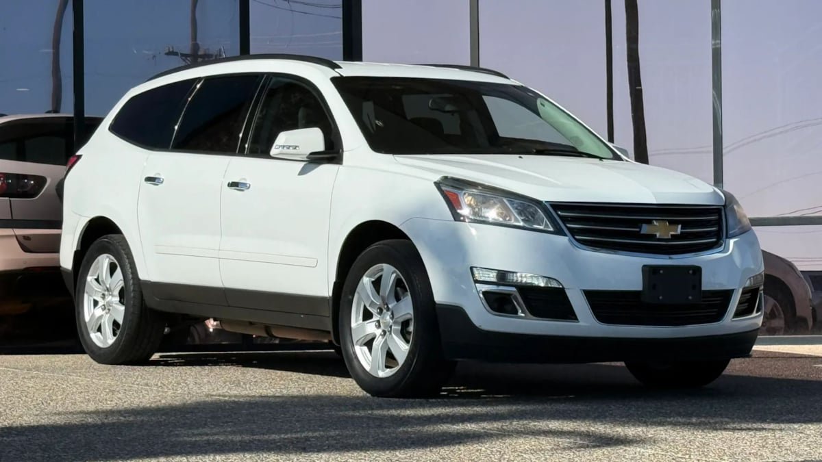 Used 2017 Chevrolet Traverse LT w/ Style and Technology Package AWD/4WD image 17