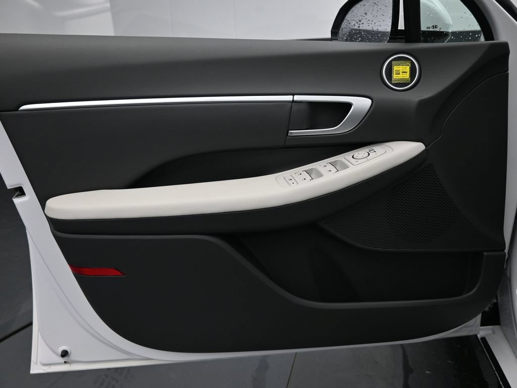 New 2026 Hyundai Sonata SEL FWD image 24