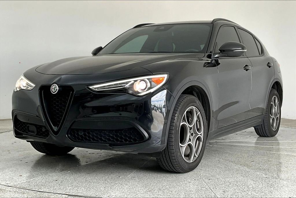 Used 2022 Alfa Romeo Stelvio Sprint image 42