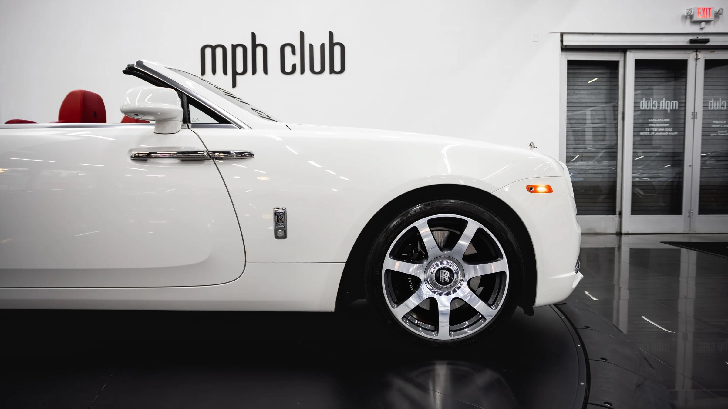 Used 2017 Rolls-Royce Dawn RWD image 20