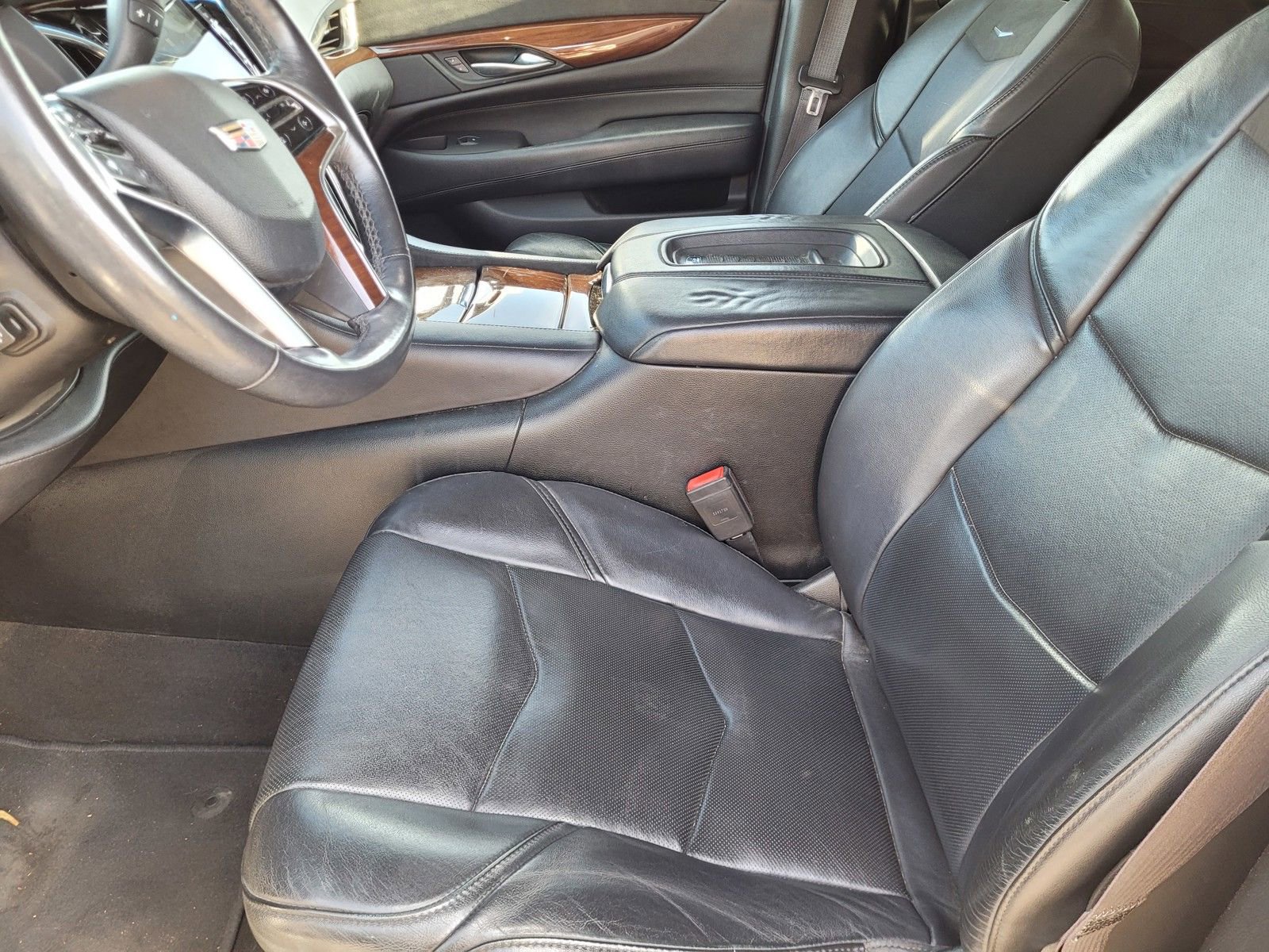 Used 2017 Cadillac Escalade Luxury AWD/4WD image 21