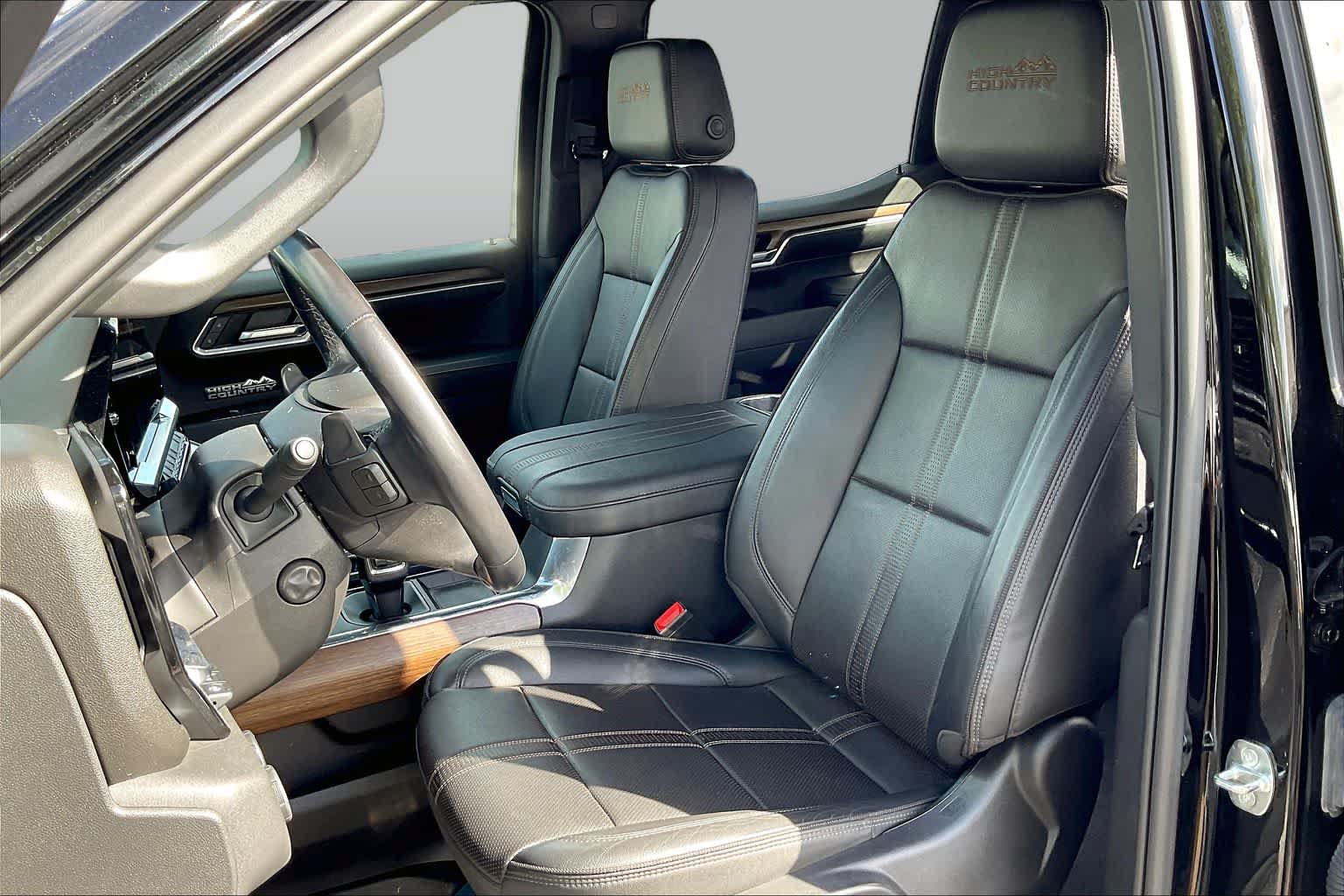 Used 2023 Chevrolet Silverado 1500 High Country w/ High Country Premium Package AWD/4WD image 46