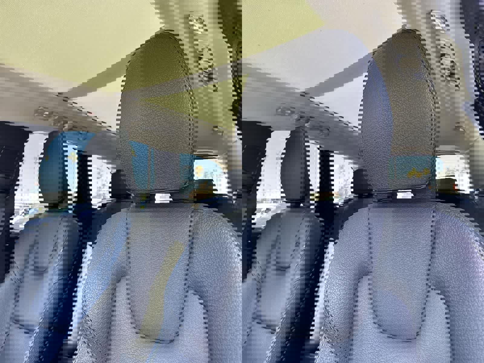 Used 2023 Volvo XC60 B5 Plus image 24