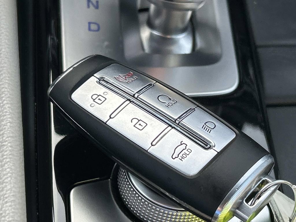 Used 2022 Genesis G70 2.0T image 33