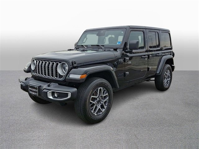 Used 2025 Jeep Wrangler Sahara image 1