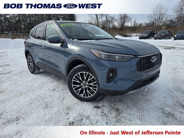 New 2026 Ford Escape SE w/ PHEV Premium Package
