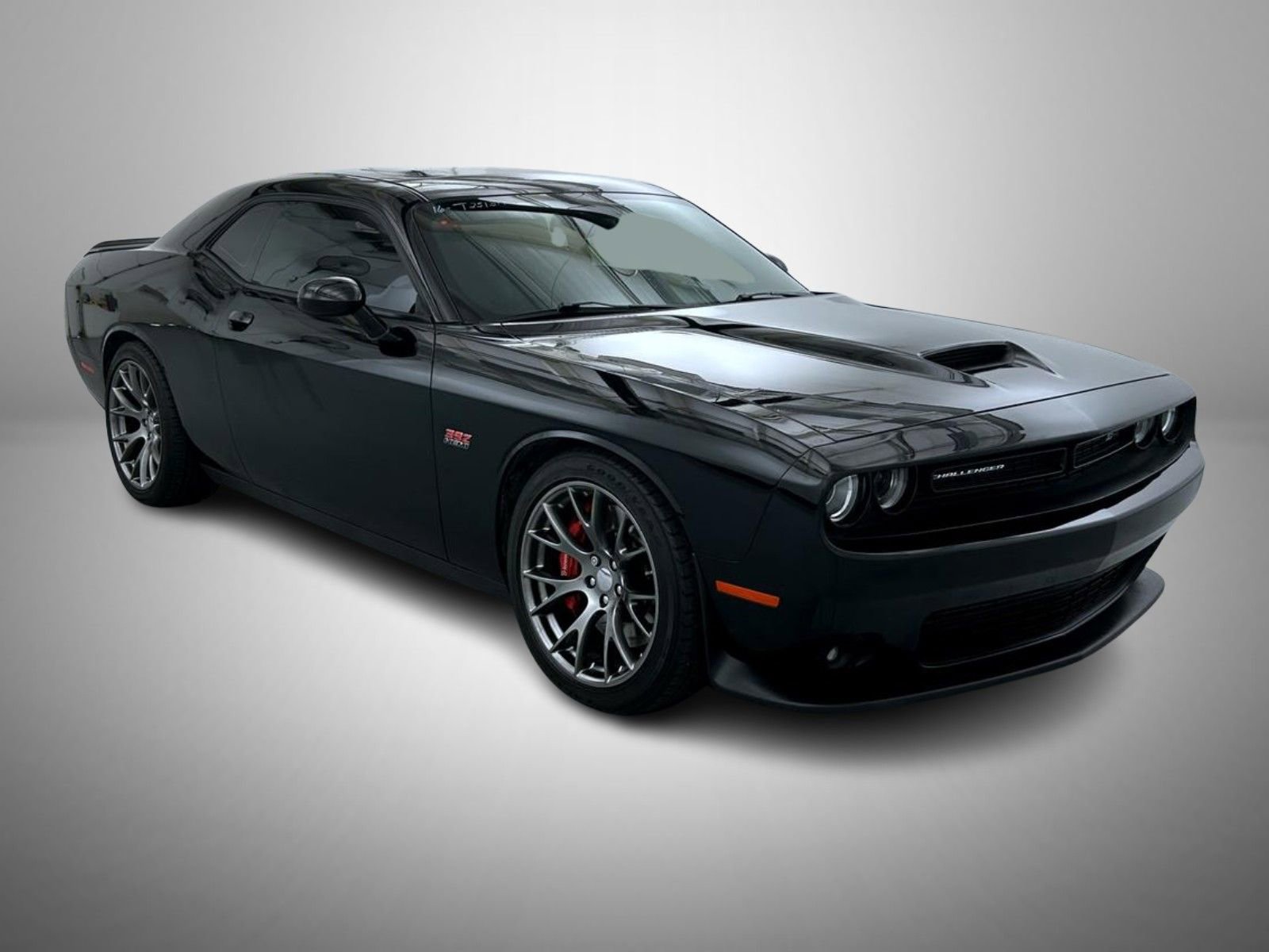 Used 2016 Dodge Challenger SRT w/ Technology Group image 3