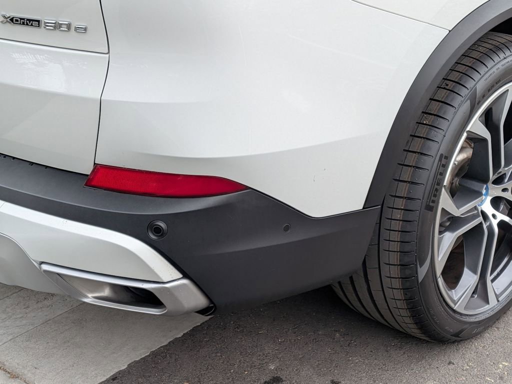 Certified 2024 BMW X5 xDrive50e w/ Premium Package image 28