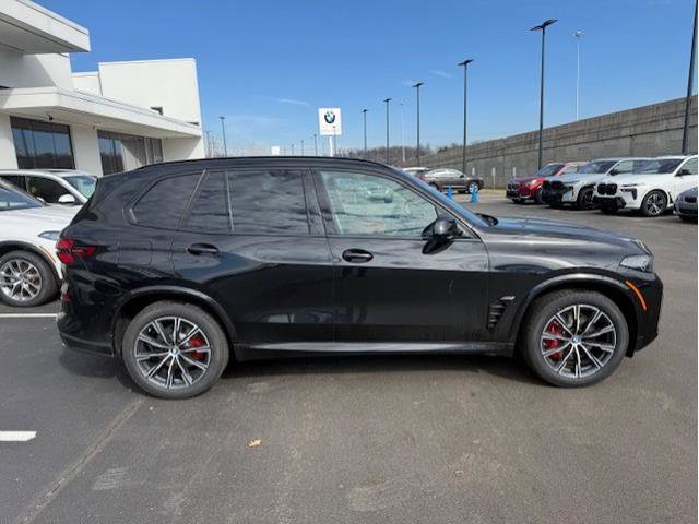 New 2026 BMW X5 xDrive40i w/ M Sport Package image 3