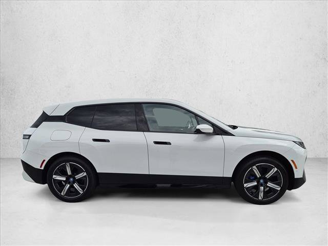 Used 2024 BMW iX xDrive50 w/ Premium Package AWD/4WD image 4