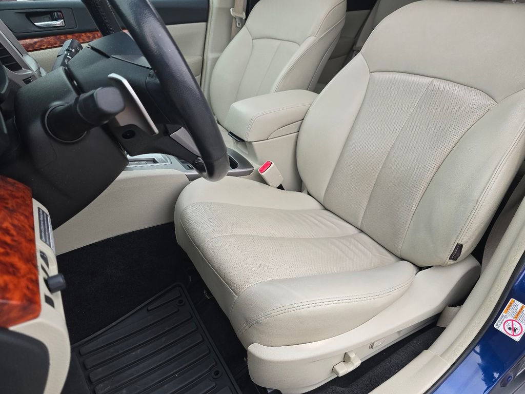 Used 2011 Subaru Outback 2.5i Limited image 22