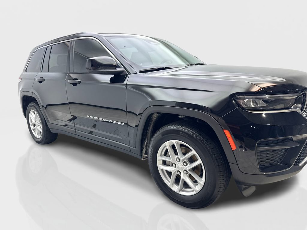 Used 2024 Jeep Grand Cherokee Laredo X w/ Trailer Tow Package AWD/4WD image 12