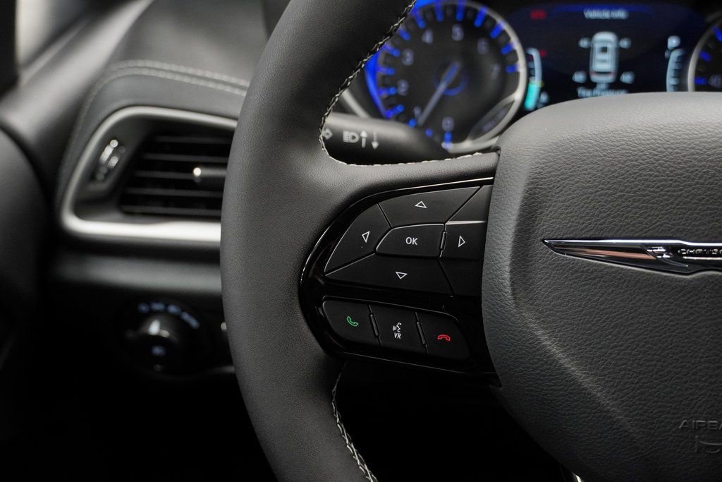 New 2026 Chrysler Pacifica Select w/ S Appearance Package image 25