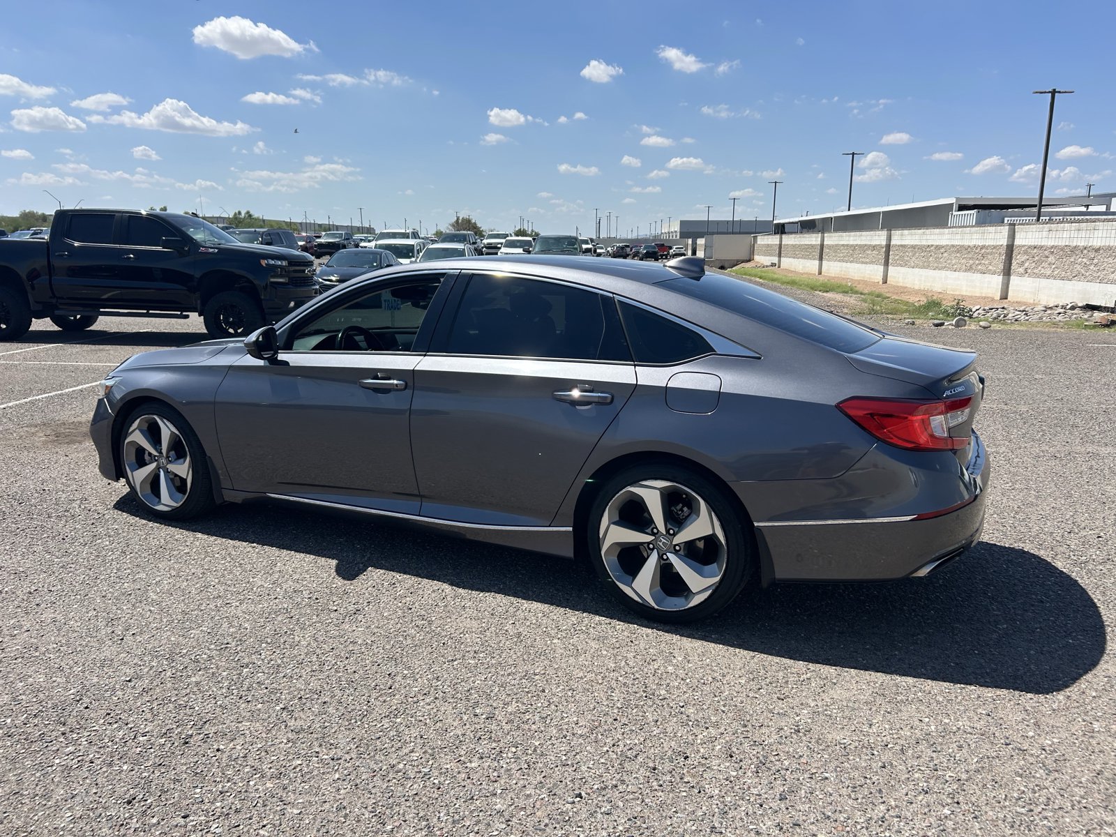Used 2018 Honda Accord Touring image 3