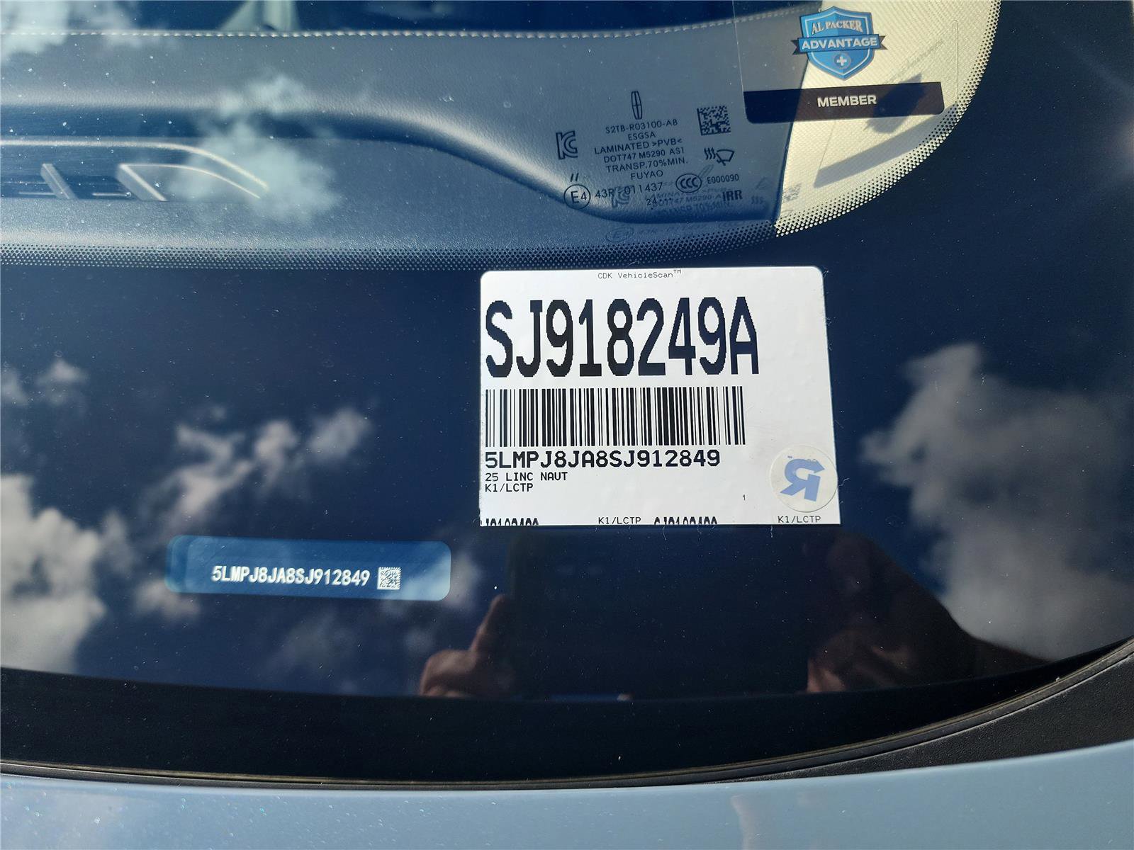 Used 2025 Lincoln Nautilus Premier image 11