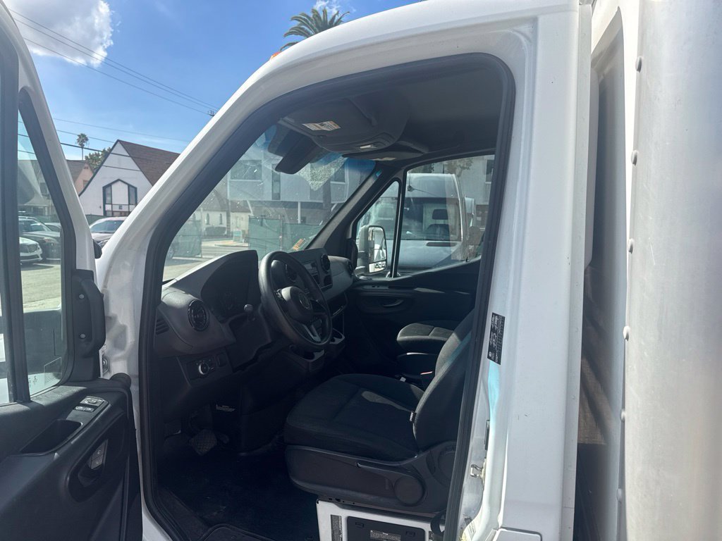 Used 2020 Mercedes-Benz Sprinter 3500 w/ Driver Convenience Package image 9