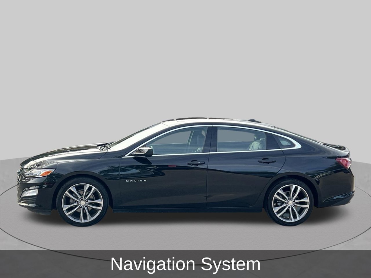 Used 2024 Chevrolet Malibu LT FWD image 2